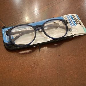 Foster Grant anti-fog with blue light lenses reading glasses & coordinating case